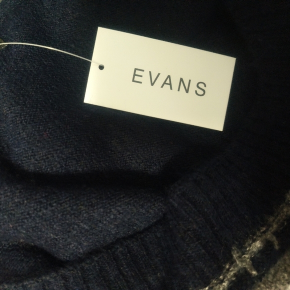 NEW Evans Navy Sweater / Size  2X - Picture 6 of 8